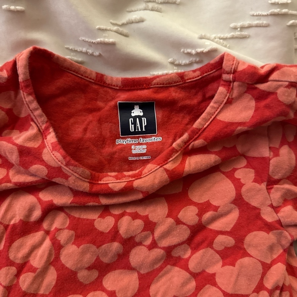 GAP Red Heart Long Sleeve Kids Tee - Picture 2 of 3
